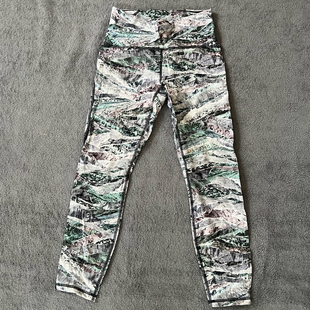 Lulu lemon multicolor mid calf leggings